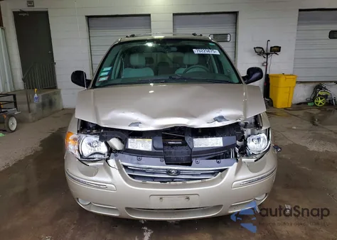 2005 Chrysler Town & Country Limited from USA, damaged, VIN 2C8GP64L85R130251